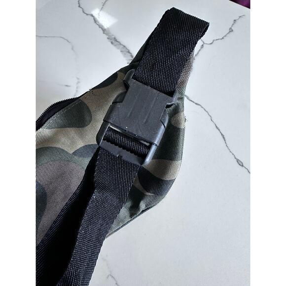 Camo Fanny Pack belt Bag with Adjustable Pockets - Picture 2 of 5